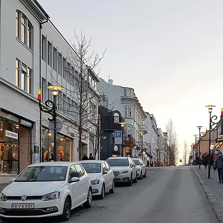 Luna * Reykjavík
