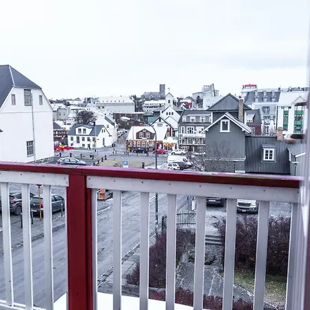 Luna * Reykjavík